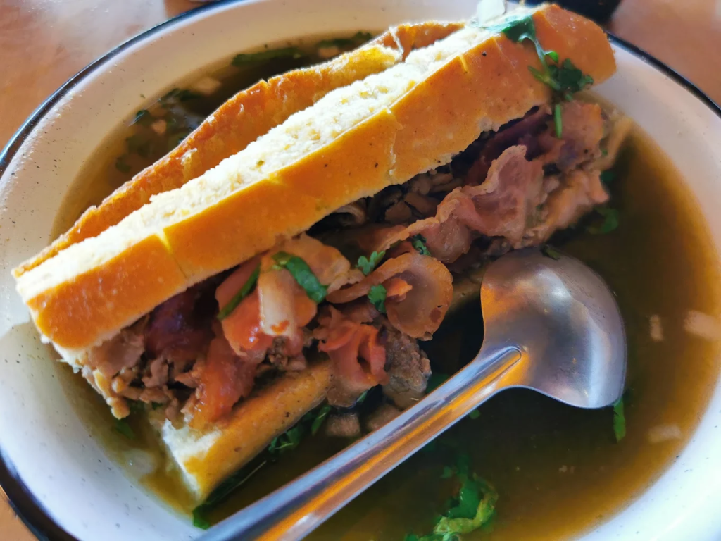 Torta de carne en su jugo - Foco al Aire