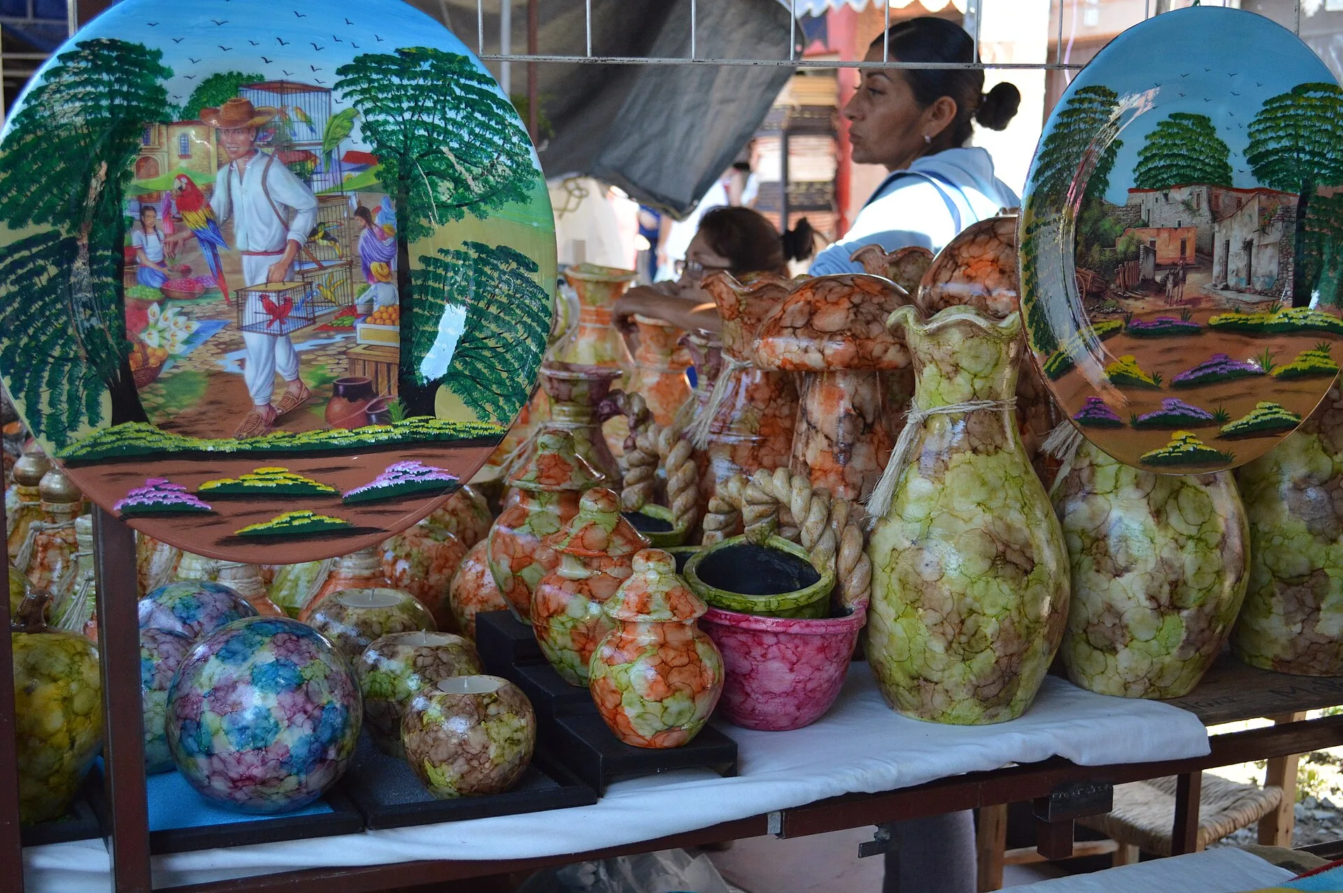 Cerámica decorativa de Tonalá en el tianguis